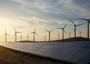 Rinnovabili da record nel 2023: trainano solare ed eolico