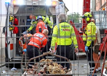 Precipita dal tetto di una casa ad Asola, grave muratore di 52 anni