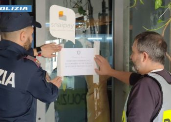 Minori intenti a giocare nella sala slot: scatta la chiusura decisa dal questore