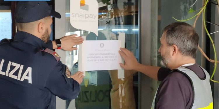 Minori intenti a giocare nella sala slot: scatta la chiusura decisa dal questore