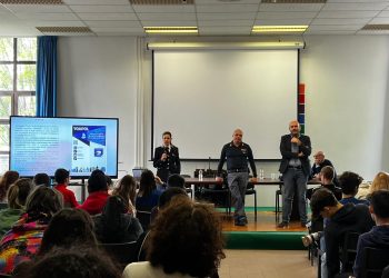 Gazoldo, la Polizia di Stato incontra 200 studenti dell’istituto superiore Falcone