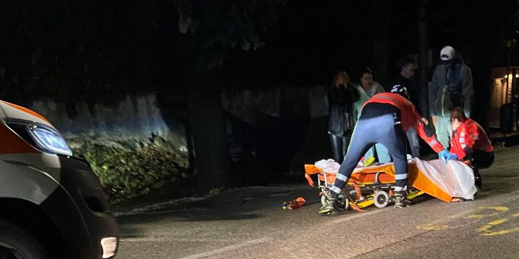 Travolto da un’auto pirata: grave un 36enne. Carabinieri a caccia del fuggitivo