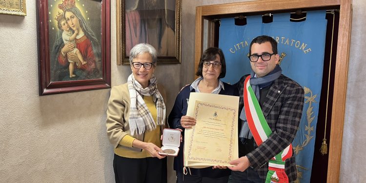 Curtatone, la funzionaria Sonia Piva va in pensione: i ringraziamenti del Comune