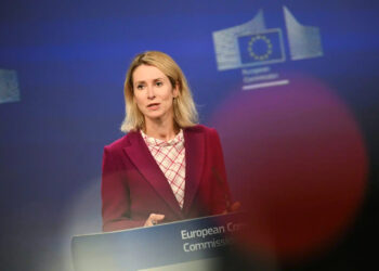 Ucraina, per Pe aprire negoziati di adesione. Kallas: “Putin non si ferma, ora sanzioni coordinate”