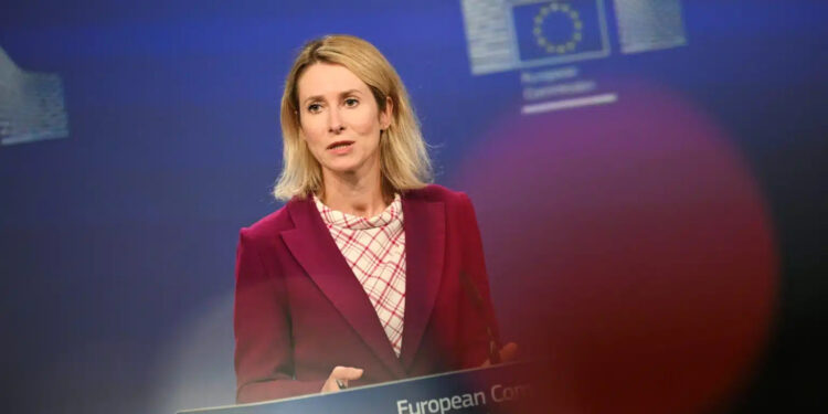 Ucraina, per Pe aprire negoziati di adesione. Kallas: “Putin non si ferma, ora sanzioni coordinate”