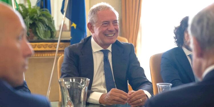 Ex Ilva, sì Genova a forno elettrico. Urso: “Alternativa preridotto è Gioia Tauro”