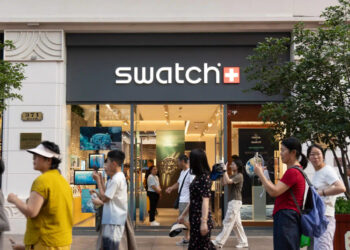 Swatch risponde ai dazi Usa e lancia un orologio in edizione speciale ‘39%’