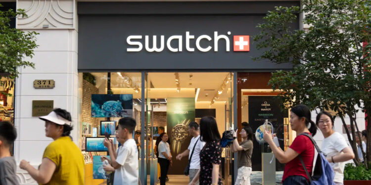 Swatch risponde ai dazi Usa e lancia un orologio in edizione speciale ‘39%’