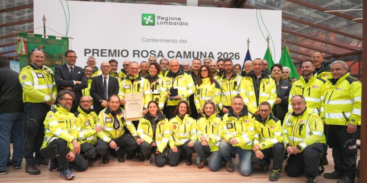 CRANS MONTANA: IL PRESIDENTE FONTANA CONSEGNA AD AREU LA ROSA CAMUNA