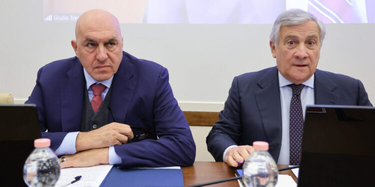 Difesa, Crosetto: “Spesa 3,5% scelta responsabile”. Tajani: “Vertice Ankara chiave per Nato”