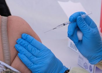 Influenza, ormai sono quasi due milioni i lombardi vaccinati