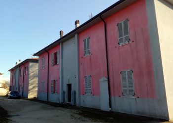 Giù i vecchi alloggi popolari di Canneto: cinque famiglie traslocano