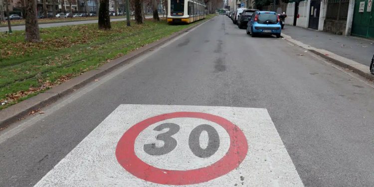 Associazioni ambientaliste a Salvini: “Città 30 km/h modello di sostenibilità”