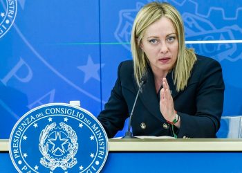 Carburanti, Meloni rivendica le scelte del Governo: “Con taglio accise via altri aiuti”