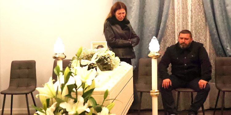 La madre di Yana arrivata a Castiglione: “Ergastolo per chi l’ha uccisa”