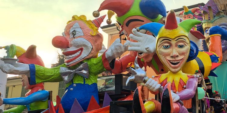 Tanta allegria e divertimento per il maxi Carnevale di Castiglione