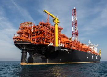 E’ al largo della Malesia la nave rigassificatrice di Snam: a Piombino entro marzo