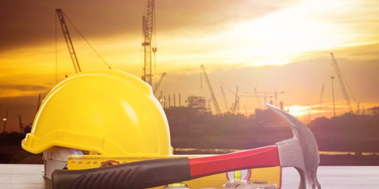 Milano, sede Cisl imbrattata da scritte naziste, Fontana: gesto gravissimo