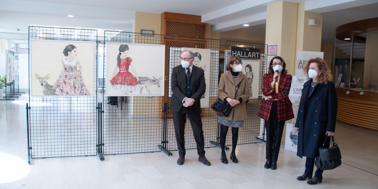 Spazio alle donne: mostra al femminile nella hall dell’ospedale di Mantova