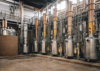 Biometano dalla grappa: inaugurato impianto Distilleria Bonollo collegato a rete Italgas