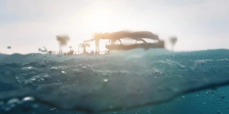 In Costa Azzurra arriva Canua Island: spiaggia galleggiante che allarma gli ambientalisti