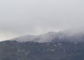 Le bizze del clima: dalla primavera al gelo, ritorna l’inverno. E crollano temperature