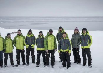 Salvare la ‘memoria’ del ghiacciaio Artico prima che si sciolga: la spedizione alle Svalbard