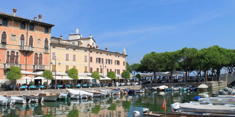 A Desenzano la Bandiera Azzurra: “Città del cammino e della corsa”