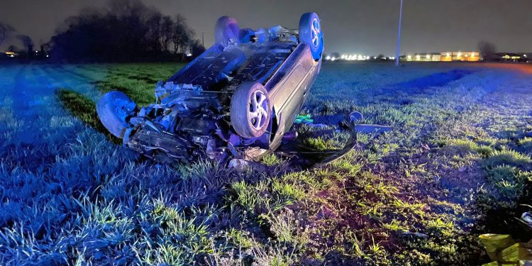 Schianto mentre consegnano le pizze: muore la madre, grave il figlio alla guida