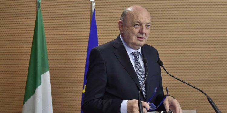 Nel 2022 volano le rinnovabili. Pichetto: “Impegno economico senza precedenti”