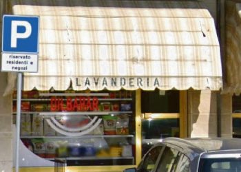 Rapina a mano armata al minimarket di Pegognaga: rubati 150 euro