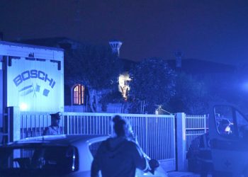 Spara al genero e poi a se stesso: un 75enne e un 47enne in ospedale