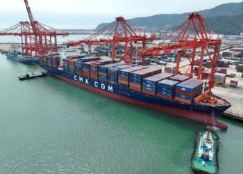 Decarbonizzare i trasporti marittimi costa 3 trilioni di dollari. Si punta a idrogeno