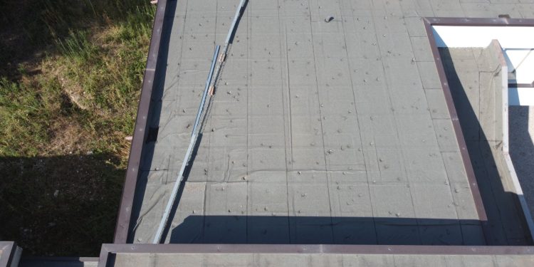 Troppi danni alle scuole: riapertura di settembre a rischio