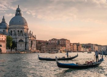 L’allarme dell’Unesco: “Venezia è in pericolo, le misure adottate sono insufficienti”