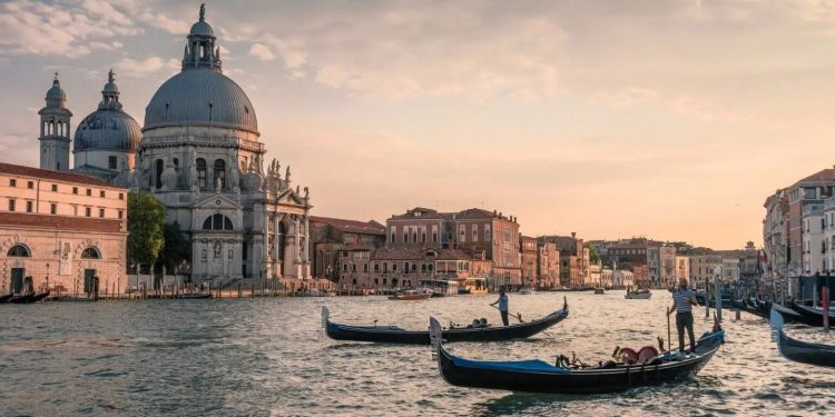 L’allarme dell’Unesco: “Venezia è in pericolo, le misure adottate sono insufficienti”