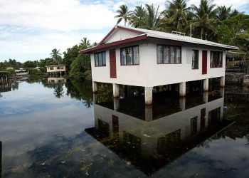 L’Isola di Tuvalu sta affondando: Australia accoglie i migranti climatici