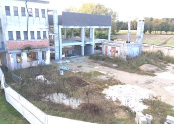 Goito: dopo un anno di stop finalmente ripartono i lavori sulla scuola