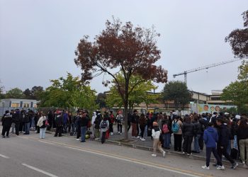 Castiglione: centinaia di studenti fuori dai cancelli per chiedere di migliorare l’istituto