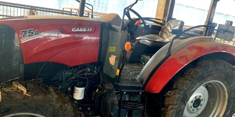 Canneto, rubati nella notte un trattore e un sollevatore. Maxi bottino da 160mila euro