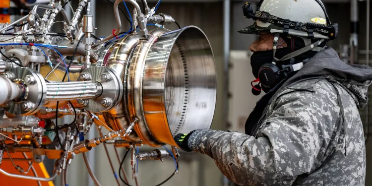 La conquista giapponese dello spazio è green: razzo alimentato da sterco di mucca