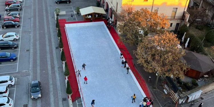 Canneto sull’Oglio, inaugurata la pista di pattinaggio