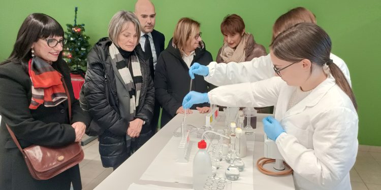 Ad Asola il governo “promuove” l’istituto superiore Falcone