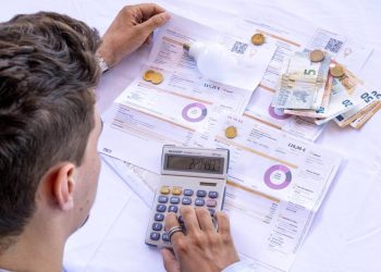 Prorogato al 1° luglio 2024 lo stop al mercato tutelato per la bolletta della luce