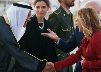 Cop28, Meloni vola a Dubai e guarda all’Africa: Piano Mattei in filigrana