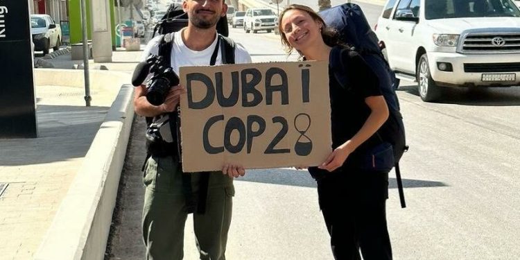 Cop28, da Parigi a Dubai senza aerei: l’avventura di due giovani attivisti