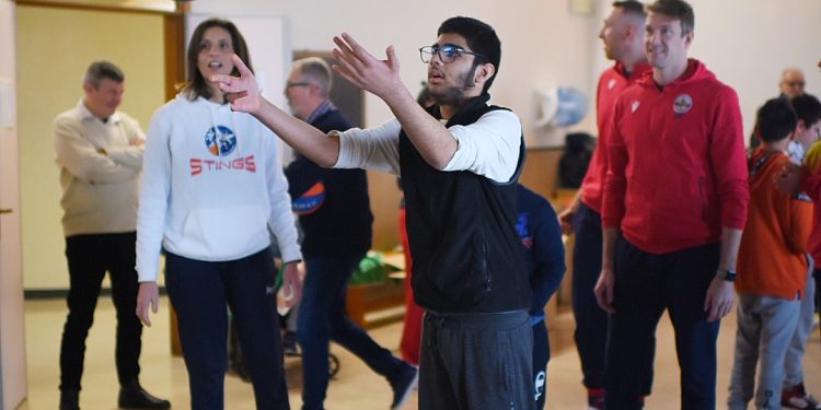 Curtatone, gli Stings in visita alla Casal del Sole