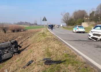 Frontale tra due auto, grave una 43enne di Ponti sul Mincio