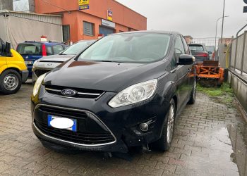 Redondesco, fuori strada con l’auto in piena notte a 300 metri da casa