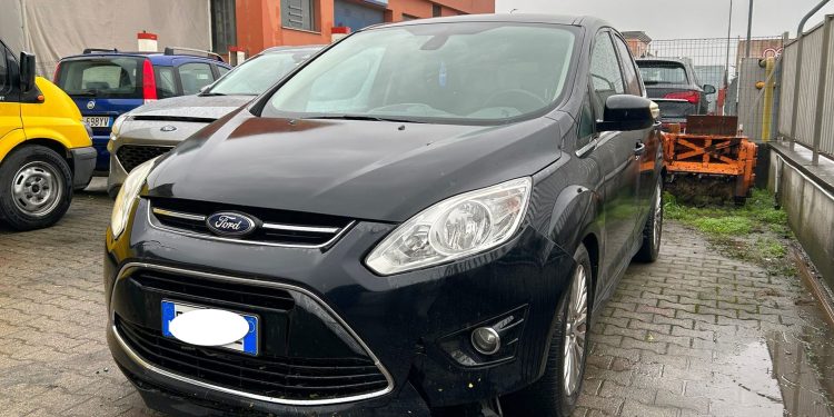 Redondesco, fuori strada con l’auto in piena notte a 300 metri da casa